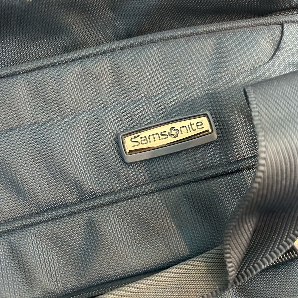 Samsonite Travel Bag - Picture 4 of 6